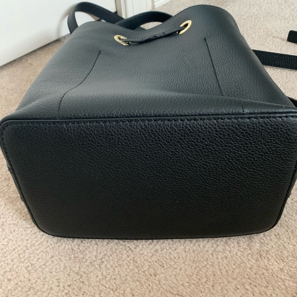 Beautiful FURLA Black Pebble Leather Bucket Bag - Picture 4 of 5